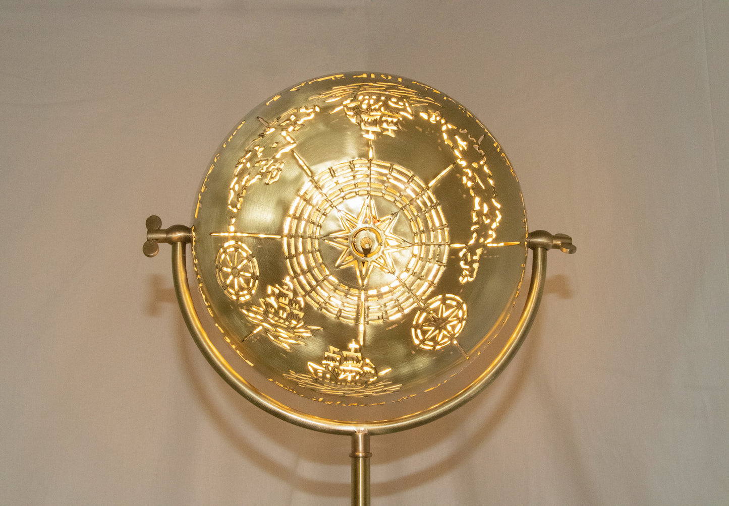 Piri Reis haritalı lambader