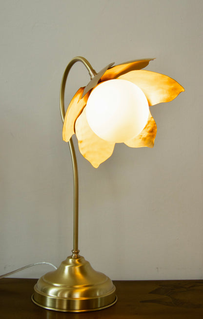 manolya masa lambası