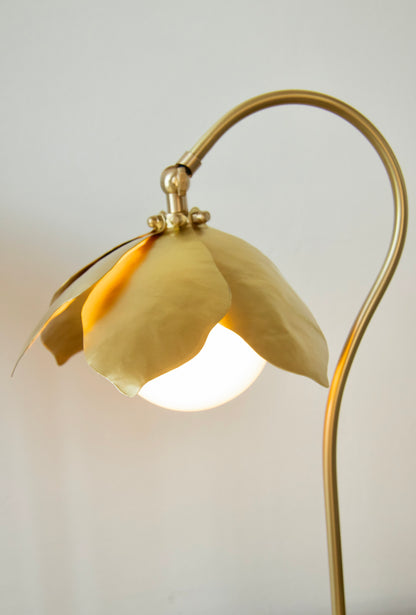 manolya masa lambası