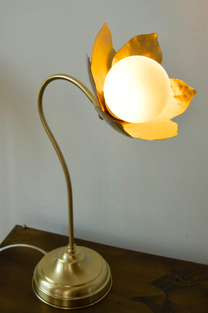 manolya masa lambası